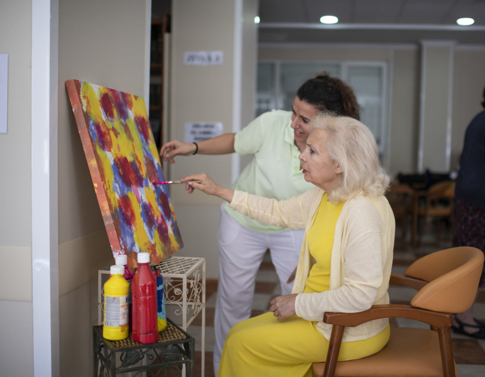 Actividades artísticas para realizar con personas mayores - Residencias Los  Nogales