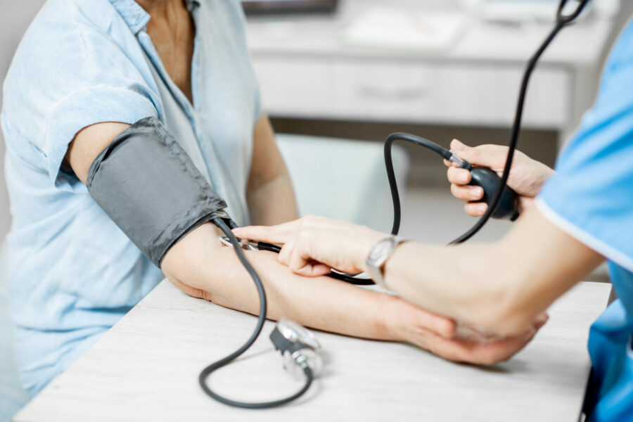 ¿Cómo velar por la salud cardiovascular en las personas mayores?