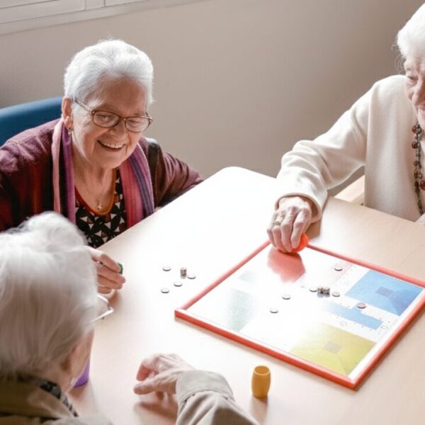 Beneficios de los juegos de mesa para adultos mayores