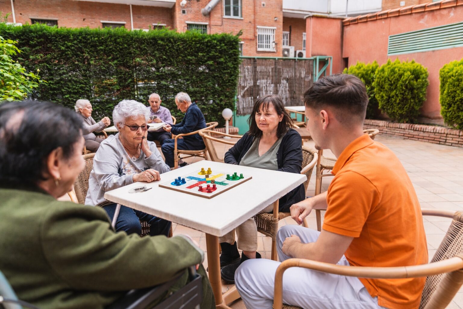 Juegos de mesa en residencias de mayores