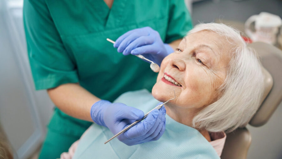 Boca sana, bienestar integral y vida plena en la tercera edad