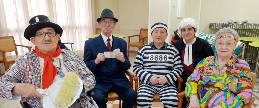 La magia del Carnaval en una residencia de mayores
