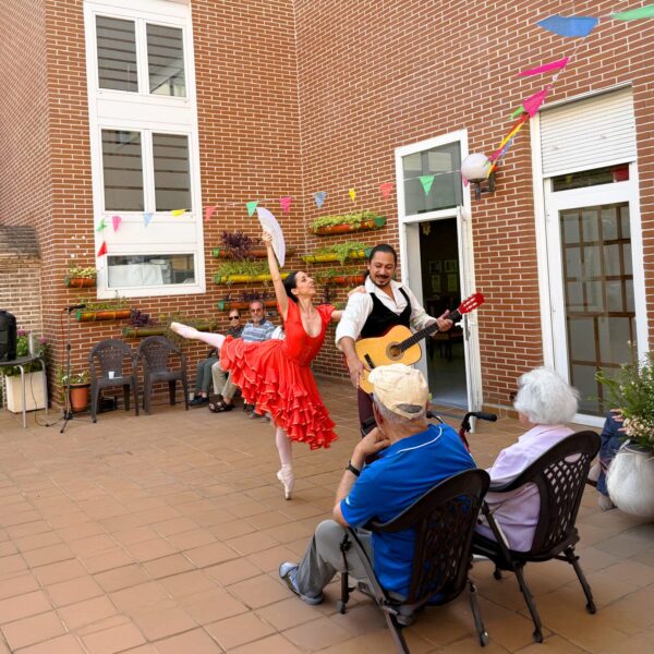 Poesía y Ballet-5 Aniversario Los Nogales Reina Victoria